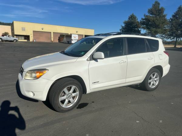 2008 Toyota RAV4 SUV V6 Limited 4WD - $8,500 (Santa Rosa)63471062730369121