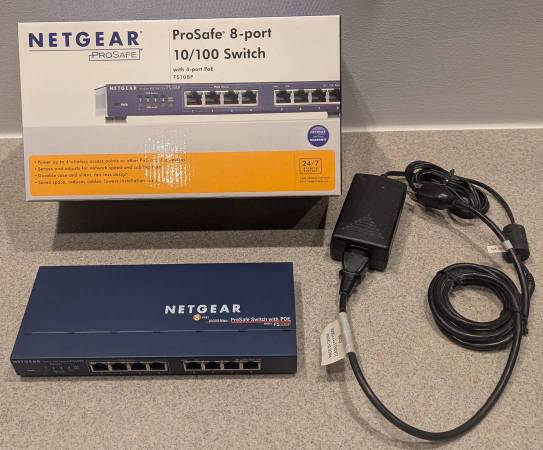 Netgear FS108P 8 Port 10/100 Fast Ethernet Switch with 4-port PoE 1