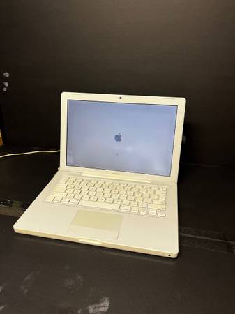 MacBook 1