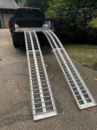 Rampas de aluminio de 10 pies, resistentes, para motocicletas, vehículos todo terreno o tractores - $200 (Columbia)63441815307009121