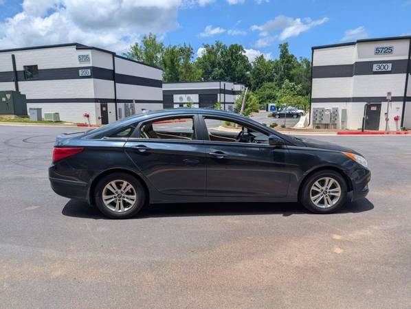 2013 Hyundai Sonata  GLS Sedan 4D Sedan - $5,990 (Auto Nova LLC)63620814989187124