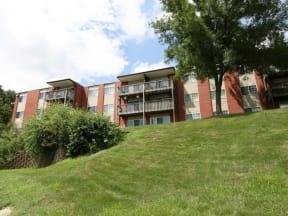 $825 / 2hab - 865ft2 - ¡Quédate en la planta baja… o sube al nivel superior – ¡Tenemos ambos! (2040 Glass Rd NE, Cedar Rapids, IA)63863567551491121