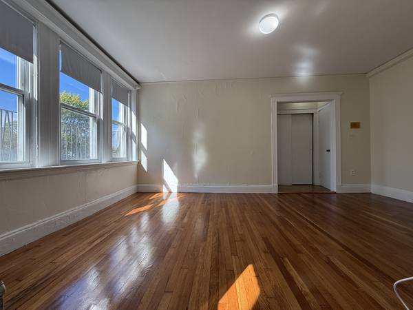 $2,275 Fantastic Fenway Studio w/ Dishwasher - Perfect for Longwood + BU! (Fenway)63996545835907120