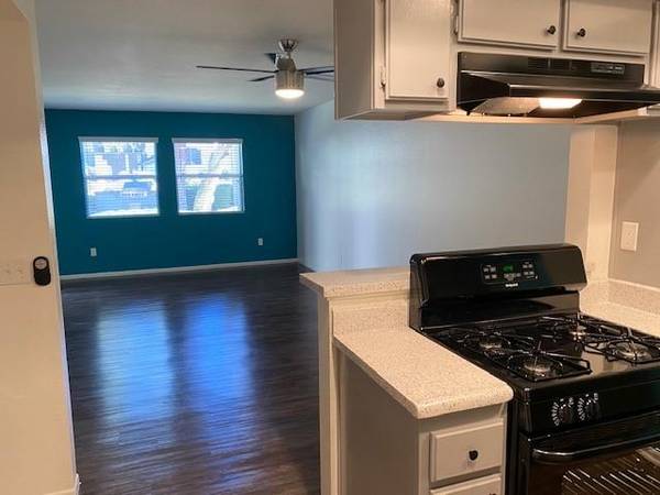 $1,599 / 1br - 635ft2 - Club House, Laundry Facilities, Carport, Pool and Spa (Riverside)64028083036546122
