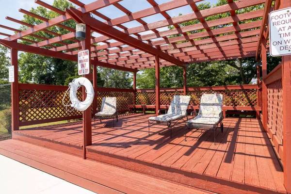 $1,080 / 2br - 920ft2 - We have the perfect 2 bed 2 bath for you and your pets! Tour today! (Huntsville - Across from Post Office)63801834538755124