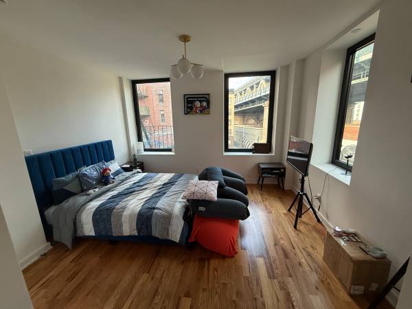 Move-In Ready 1BR Apartment – Couples Only, Short/Long Term 1