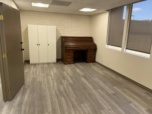 $3 / 310ft2 - Office space available in North Park (North Park)63865700271617120