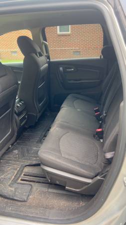 2012 CHEVROLET TRAVERSE - $1,300 (Chesapeake)63621686367107122