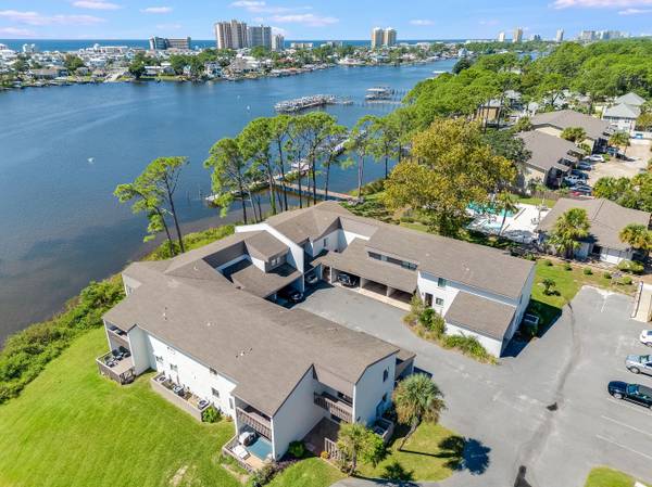 $2,000 / 2br - 1230ft2 - 2 BR Condo on the water with Pool (Panama City Beach)63813013101827121