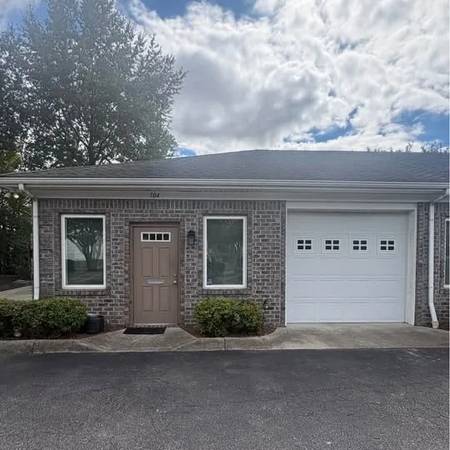 $1,395 2525 Oconee Ave., #104 (PROPIEDAD COMERCIAL EN ALQUILER)