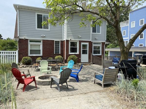 $250 / 4br - ¡DUNAS FINAS! Encantadora cabaña familiar justo al lado de la playa! (Michigan City, IN)63666032031873120