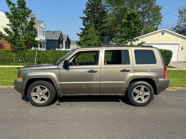 SOLO 110K MILLAS. FUNCIONA Y CONDUCE EXCELENTE; Jeep Patriot 2010 *4X4* - $3.950 (Cheektowaga)63483374707587123