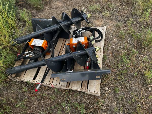 Mini skid auger 1