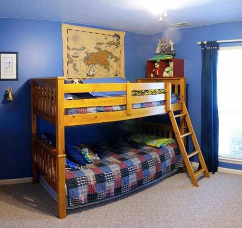 Solid Oak Twin Bunk Bed (mattresses included) 1