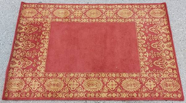QUALITY RUG (EXCELLENT CONDITION) 60" x 92" 1