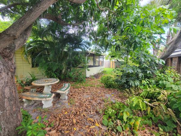 $299,900 / 3br - 1100ft2 - Handyman Special! Cheap! Cash! Needs work! Way Below Market Value (Pompano Beach)64049454282626124