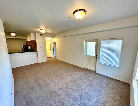 $1,765 / 2br - 1033ft2 - Spacious 2nd Floor 2-Bedroom! Brand New Flooring, W/D, Central Air (Richland)63924682849795123