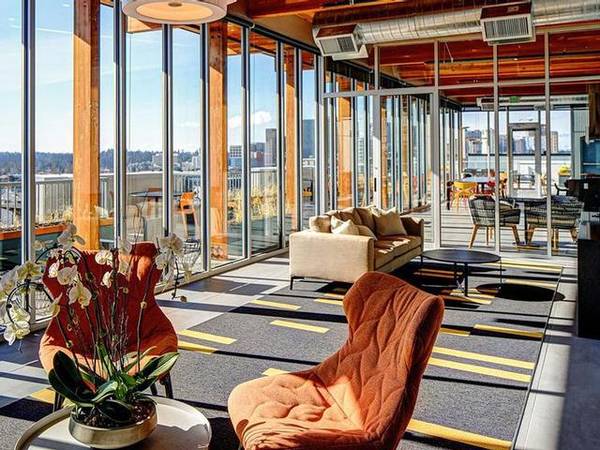 $2,643 / 613ft2 - Effortless Commute from this Studio/1 BA with Courtyard Views63814789177601124