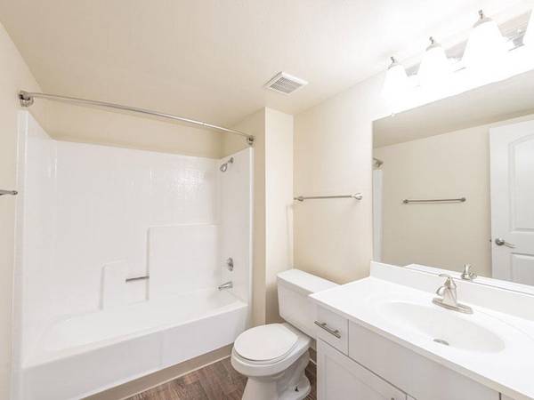 $2,225 / 1br - 712ft2 - Controlled Access Gates, Stainless Steel Appliances, Disposal64028083441539123