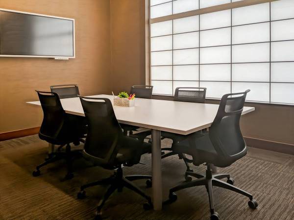 Meeting Space Big Enough for the Entire Team at 32nd! 1