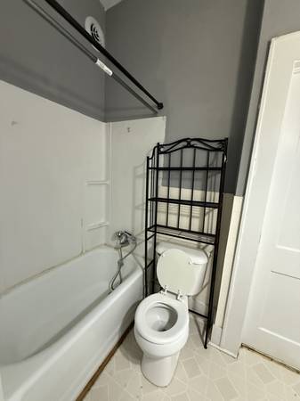 $1200.00 / 3br - 3 bed 1 bath apartment63845292403969123