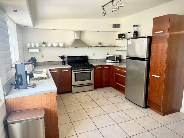 $2,400 / 3br - Furnished 3bd/2bath Mid term Rental (Tucson)63675082342019121