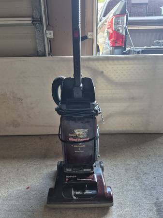 Upright vacuum cleaner 1