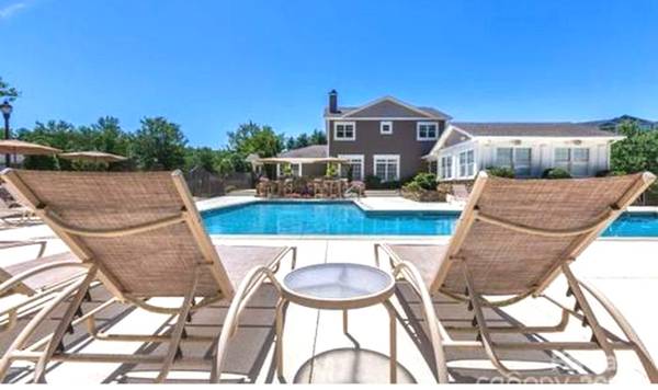 $1495.00 / 2br - 1062ft2 - Asheville Gem with Water Views, Walking Trails, Pool & Fitness Rm, 1564029373314305124