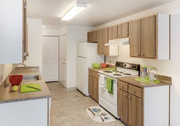 $1,550 / 2br - $1700 OFF w MOVE! 2 Bedroom + Ceiling Fans, Right by the Bus Line (Glenfair)63615726717059123