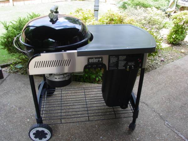Weber Performer Deluxe Charcoal Grill 1