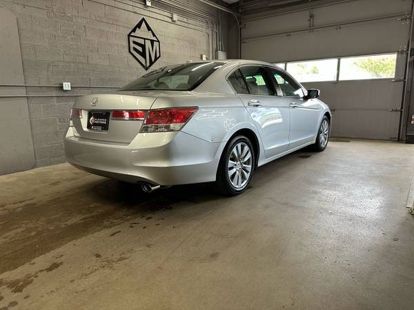 2012 Honda Accord EX-L de cuero, totalmente equipado - $7,490 (Elevated Motors)63471970519553124