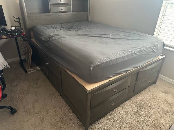 Queen beds with drawers underneath 1