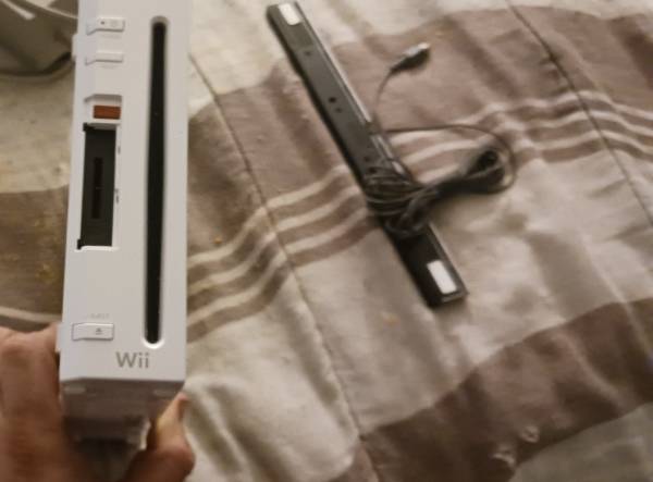2 nintendo wii - $90 (Sanford)63440899114497121