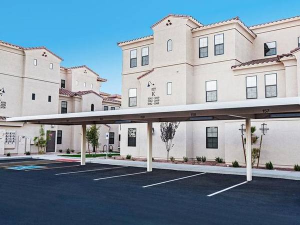 $1,429 / 1br - 713ft2 - Walk-In Closets, Hardwood Flooring, Fitness Center, Resident Clubhouse (Tempe)64047539773313124