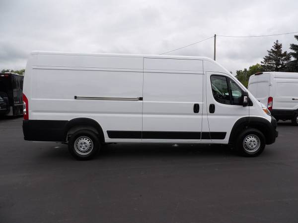 2025 RAM ProMaster 3500 - Photo 9