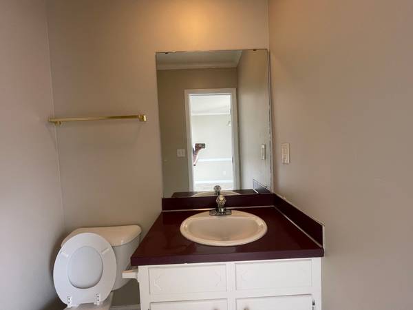 $950 / 2br - 1041ft2 - 2 Bedroom Townhome Sterling Pointe (UU2sp) (3825 Sterling Pointe Drive UU2)63897186464771123