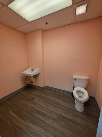 $1,250 / 450ft2 - 14 Portland Street Downtown Worcester Retail/Commercial Space (Worcester)63825125521537123