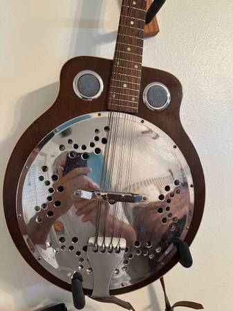 Dobro resonator Mandolin 1