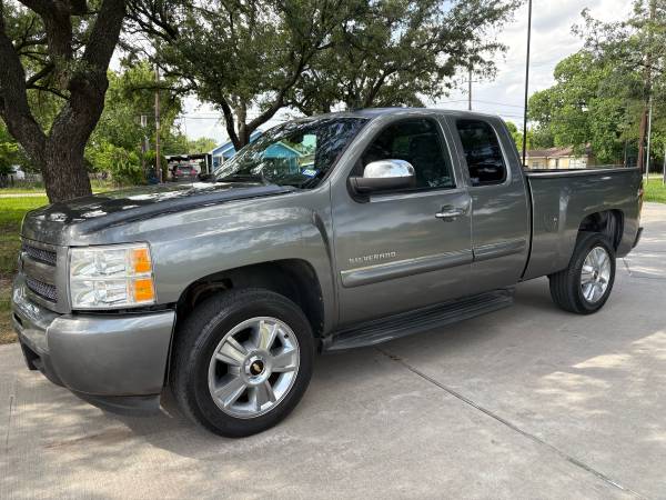 2013 Chevy Silverado 1500 - $8,900 (Houston)63622281329537120