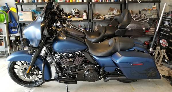 FLHXS - 2018 Street Glide® Special 115th Anniversary For Sale 1