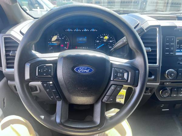 2018 Ford F550 XLT 20' - Photo 15
