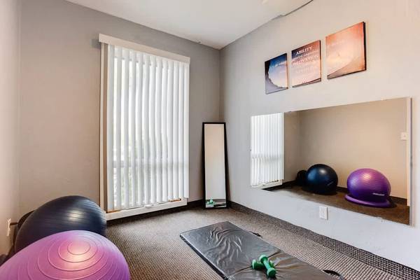 $1,525 / 2br - 1000ft2 - Efficient Appliances, Fully Equipped Kitchens, Pet-Friendly Community (240 Central Ave N, Wayzata, MN)63868703372163121