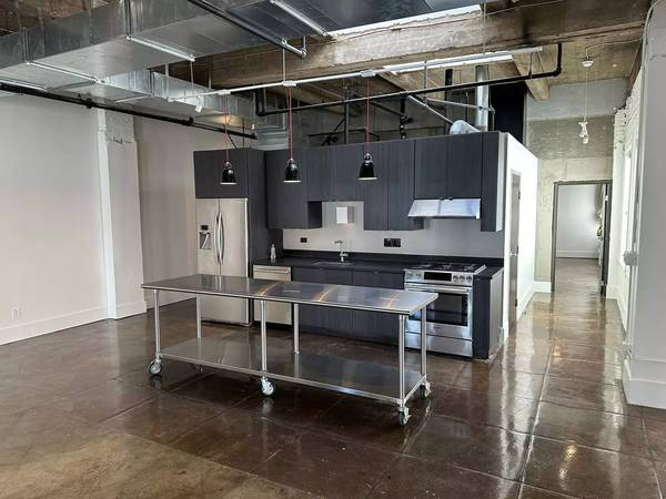 $3,750 / 2br - 2220ft2 - Dreams have an address: Dive into our 2 BR, 2 BA, 2220 Sq Ft! (Los Angeles - 411 S. Main Street)63662669281665123