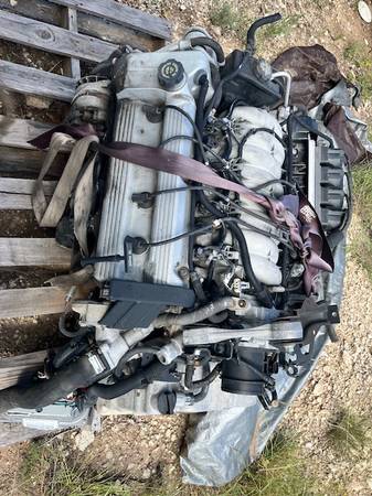 complete motor and transmission from 1998 Cadillac sedan Deville 1