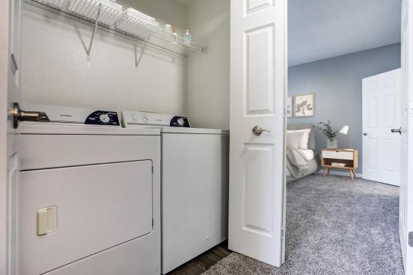 $1,989 / 1br - 774ft2 - Gas Fireplace*, Covered Parking & Garages, Oversized Closets* (North Natomas Neighborhood)63790862087043121