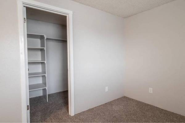 $1,125 / 1br - 366ft2 - A/C Wall Units, Open Floor Plans, Laundry Facility, Baseboard Heaters63794993431937121