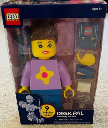LEGO Desk Pal Minifigure BRAND NEW 1