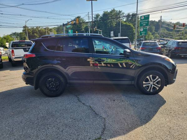 2017 Toyota Rav4 LE model SUV, runs great, low miles 2 previous owners - $12,995 (Rowley)63615697073667123