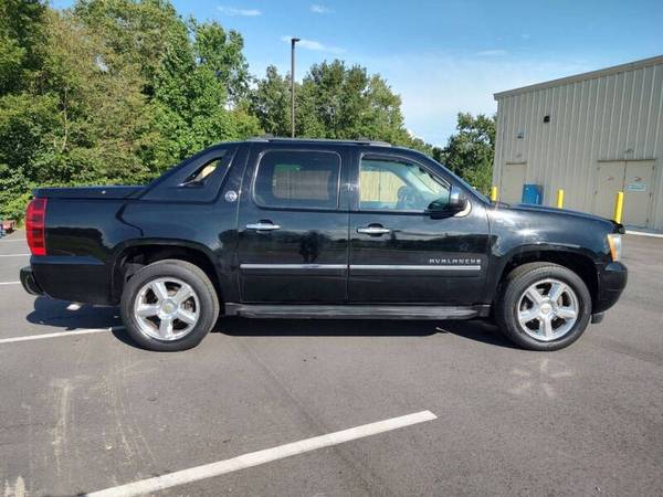 2013 Chevrolet Avalanche LTZ Black Diamond 4WD - $8,000 (We offer a no-hassle sales environment!)63502490970627121