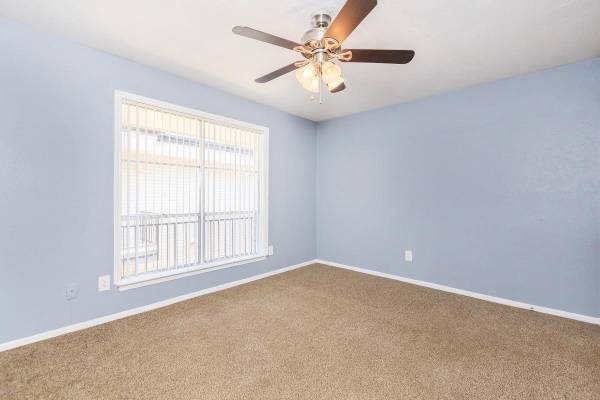 $1,030 / 1br - 738ft2 - Wood-like Flooring, Frost-free Refrigerator, 1 Bed (2217 Ridgmar Blvd, Fort Worth, TX)63936352459267123